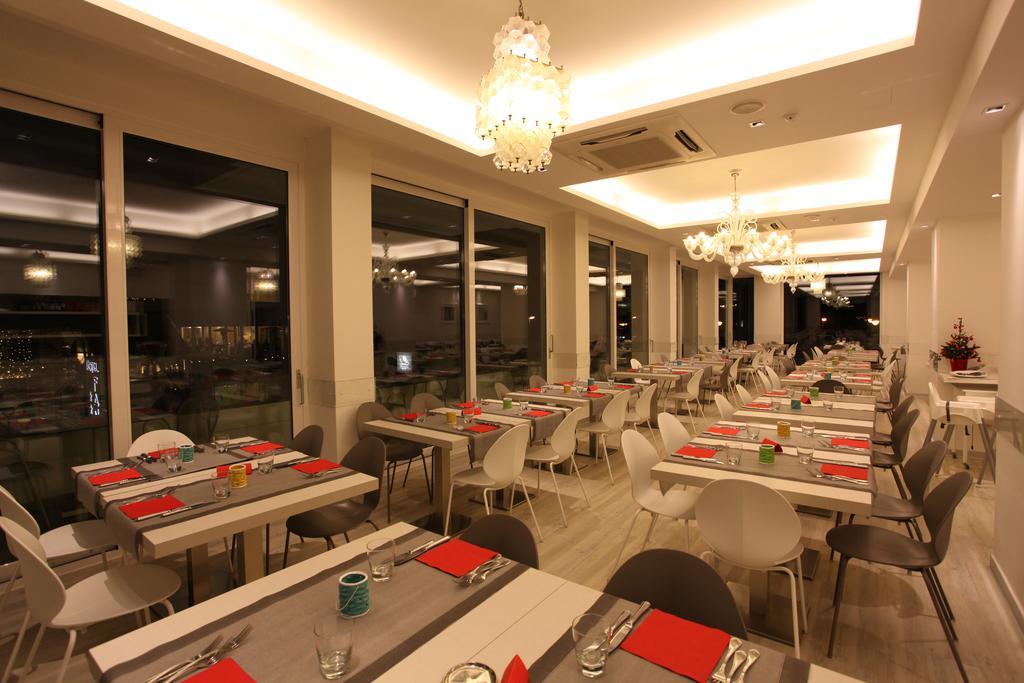 ריצ'יונה Hotel Fantasy מראה חיצוני תמונה