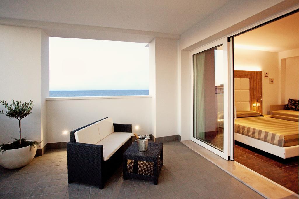 ריצ'יונה Hotel Fantasy מראה חיצוני תמונה