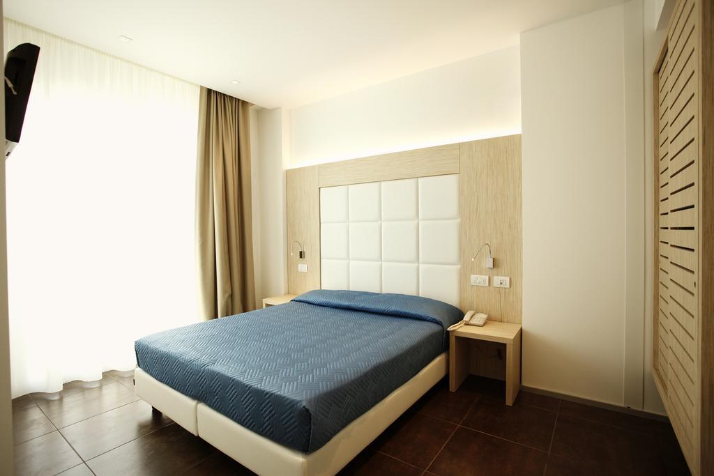 ריצ'יונה Hotel Fantasy חדר תמונה