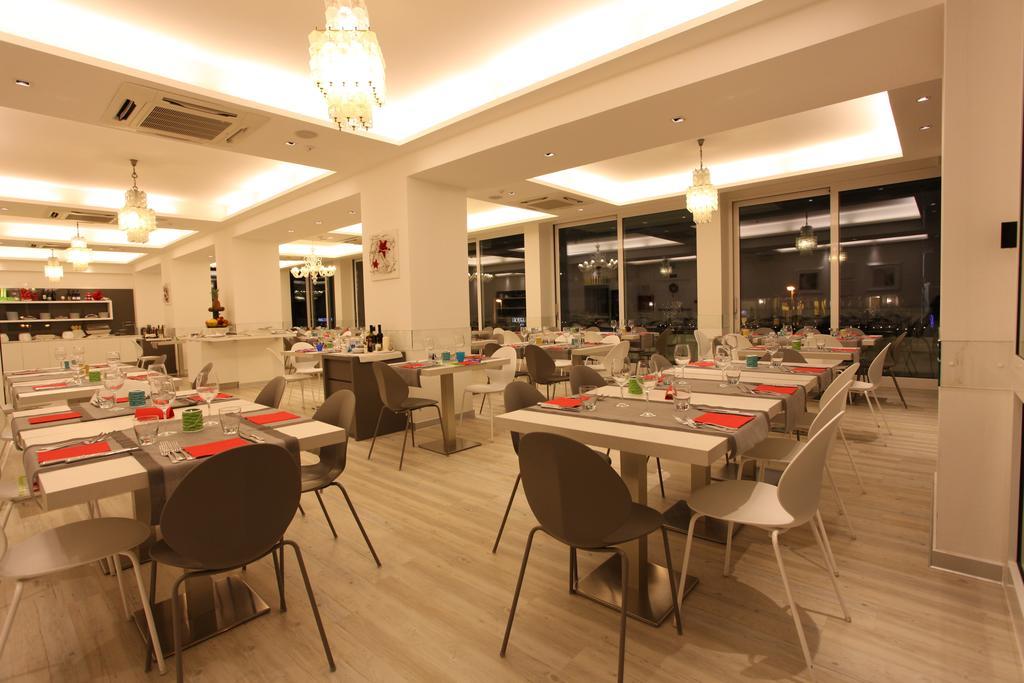 ריצ'יונה Hotel Fantasy מראה חיצוני תמונה